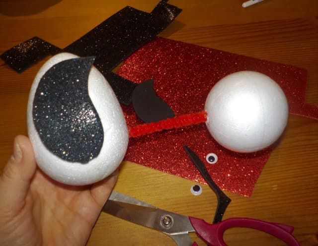 Jak zrobić bociana ze styropianu - łatwe kroki do pięknej dekoracji