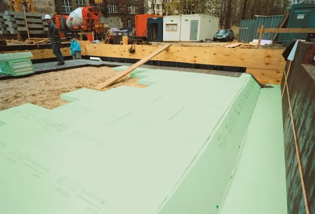 Jaki XPS na fundament – kluczowe cechy i wybór dla Twojego projektu