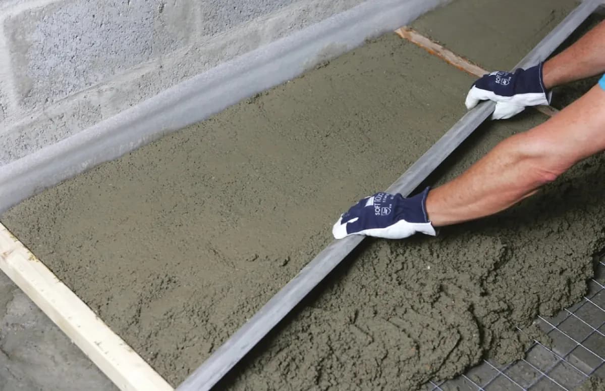 Jaki cement na wylewki? Wybierz najlepszy rodzaj i uniknij pęknięć