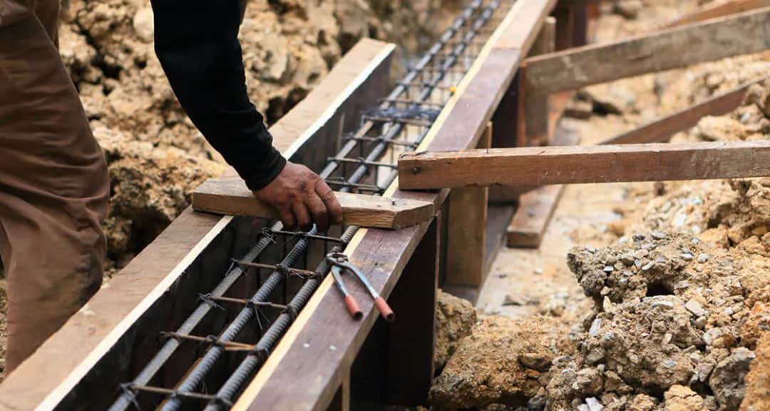 Jaki cement na fundament: wybierz najlepszy materiał dla swojego domu