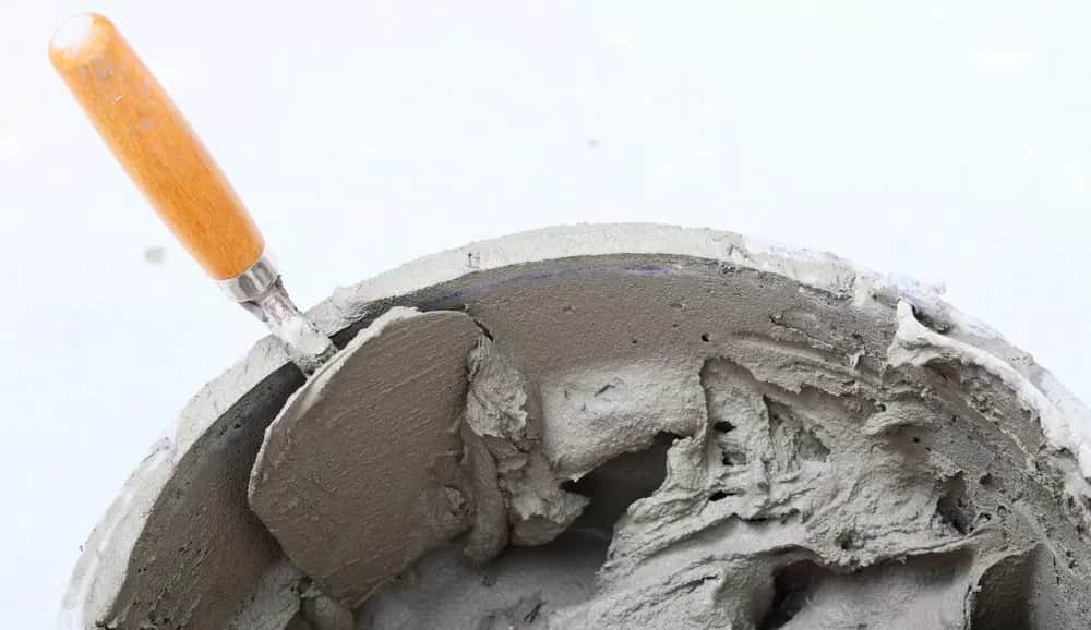 Jak odnowić betonowy podjazd i uniknąć kosztownych napraw