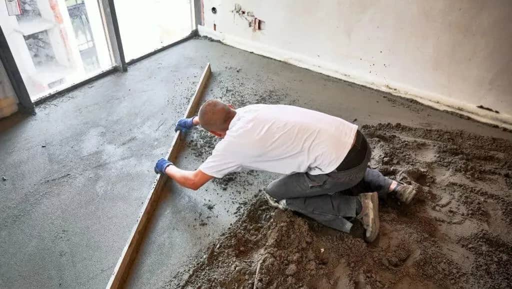 Ile waży wylewka betonowa? Oblicz dokładnie i uniknij kosztów