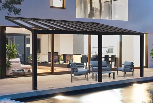 Ile kosztuje zadaszenie tarasu z poliwęglanu? Sprawdź ceny i opcje