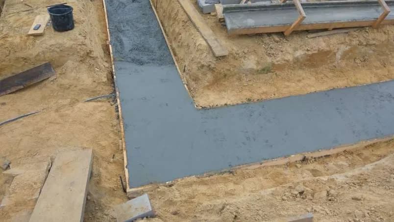 Jak wykonać fundament: krok po kroku, unikaj najczęstszych błędów