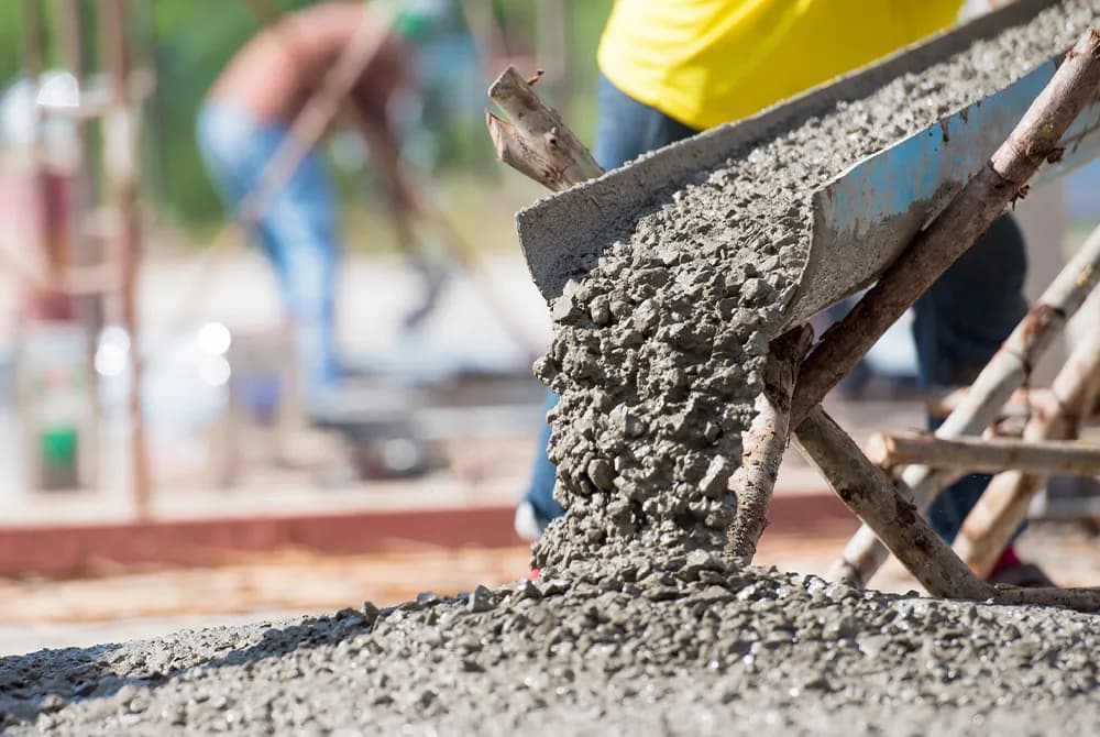 Ile cementu na m3 betonu? Sprawdź, ile zaoszczędzisz na budowie