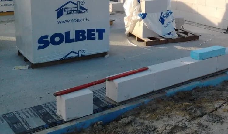 Jaka papa na fundament? Wybierz najlepszą izolację dla trwałości budynku