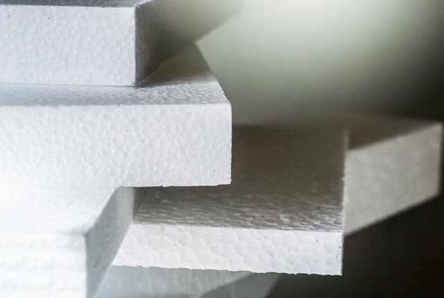 Ile styropianu na fundament? Odpowiednia grubość dla Twojego domu