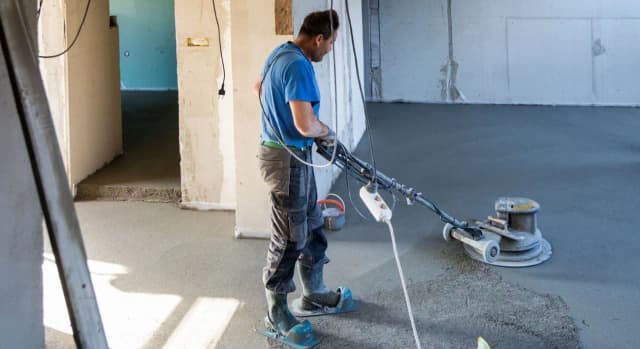 Ile kosztuje metr wylewki samopoziomującej? Niezbędne informacje o cenach