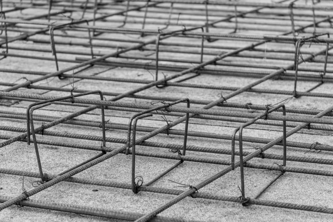 Jak łączyć zbrojenie w fundamentach, aby uniknąć błędów i wzmocnić konstrukcję