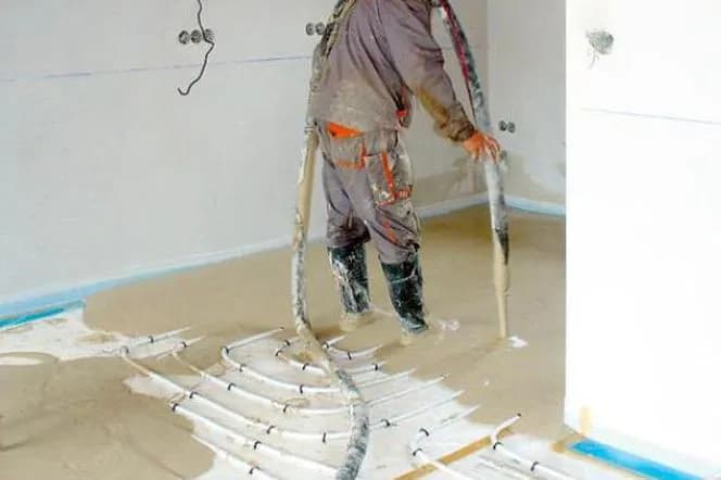 Ile schnie wylewka na ogrzewaniu podłogowym? Sprawdź, zanim zaczniesz!