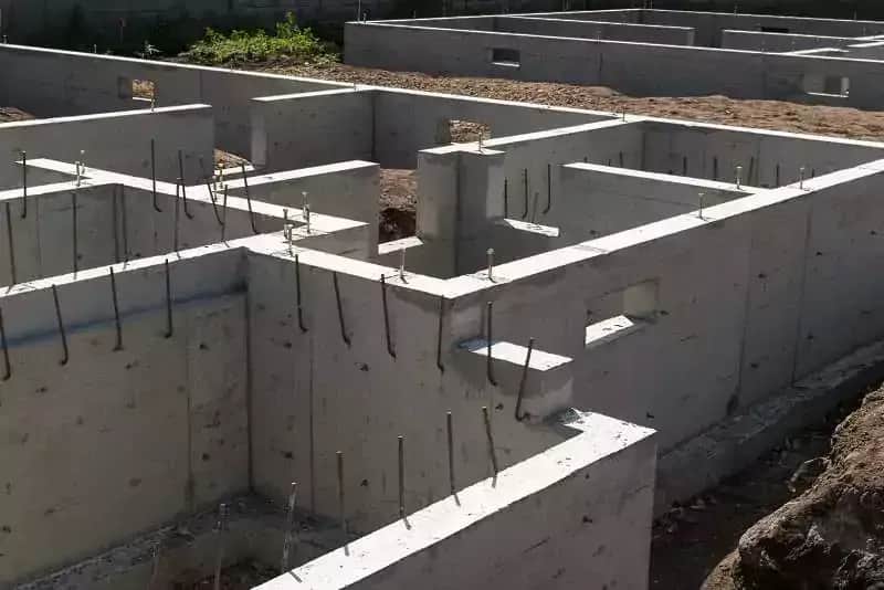 Ile kosztuje izolacja fundamentów? Poznaj ceny i oszczędności