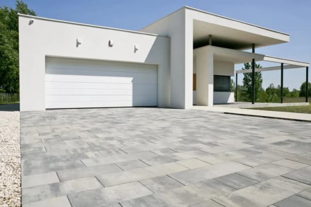 Jakie obrzeża na podjazd wybrać, aby uniknąć kosztownych błędów?