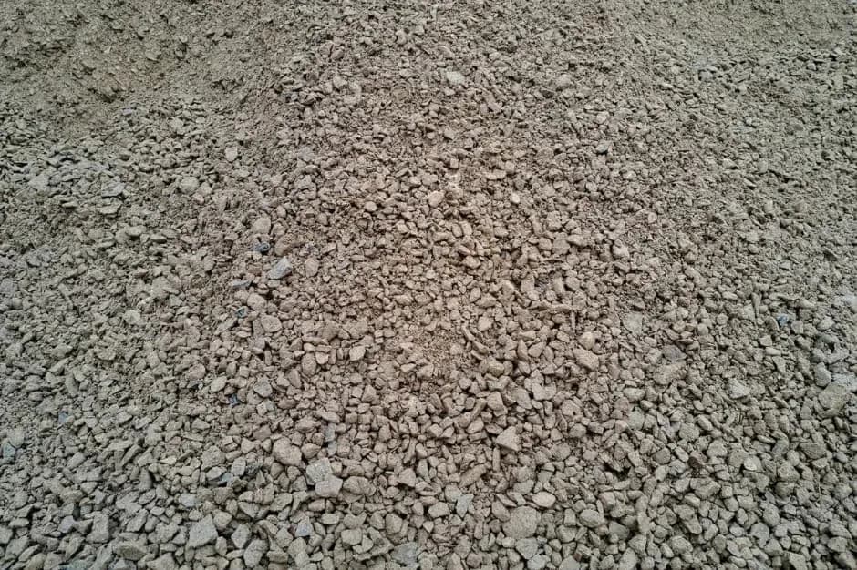 Jaki żwir na podjazd? Wybierz odpowiednie kruszywo dla trwałości