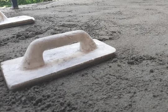 Jak zrobić wylewkę na balkonie – uniknij najczęstszych błędów i zyskaj trwałość