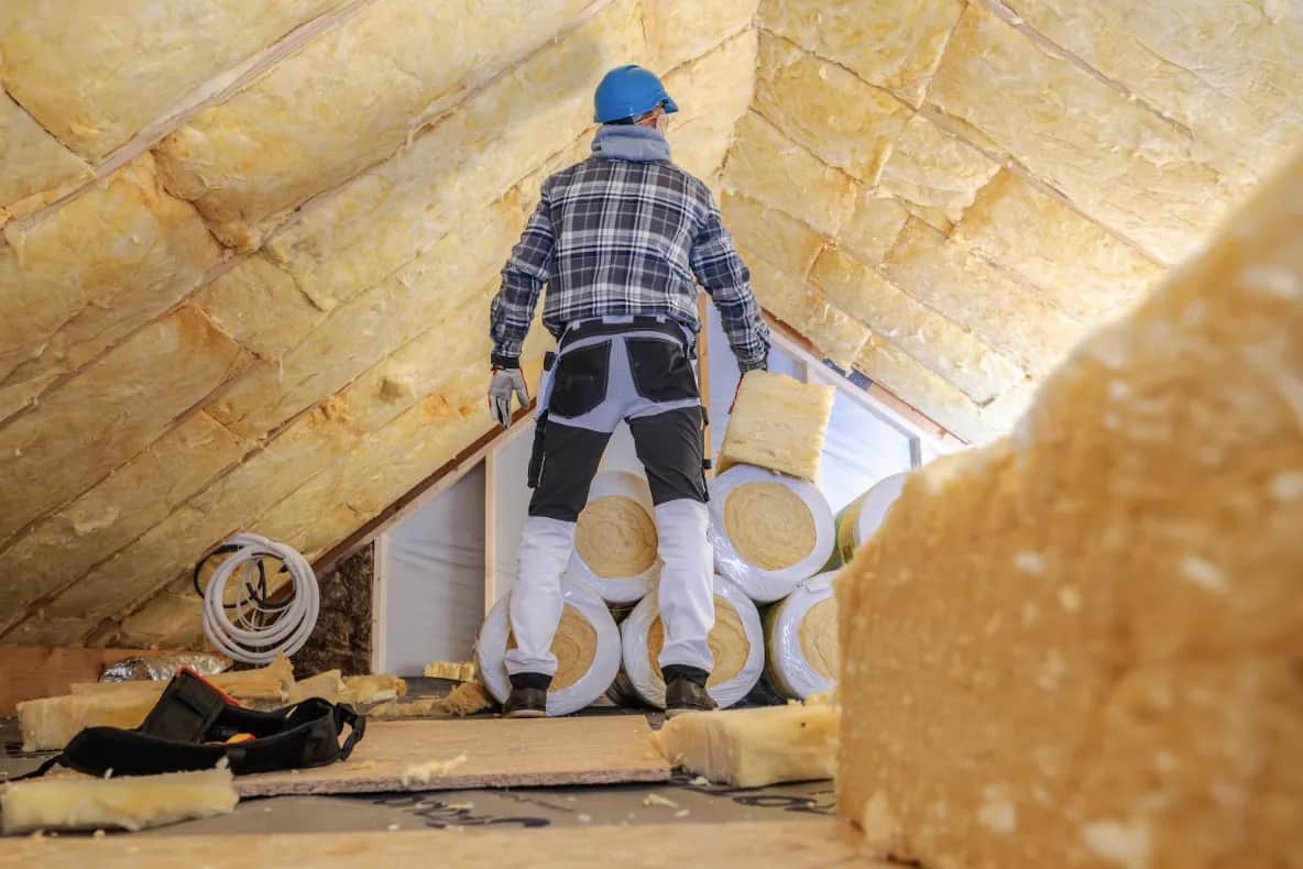 Jak ocieplić poddasze? Ocieplenie dachu krok po kroku