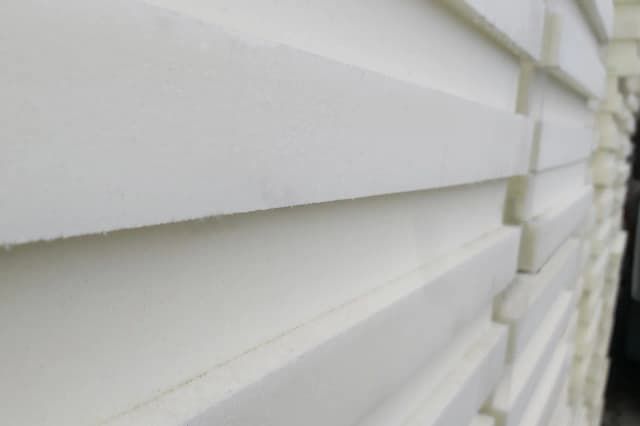 Najlepsze sposoby na klejenie styroduru do betonu bez problemów